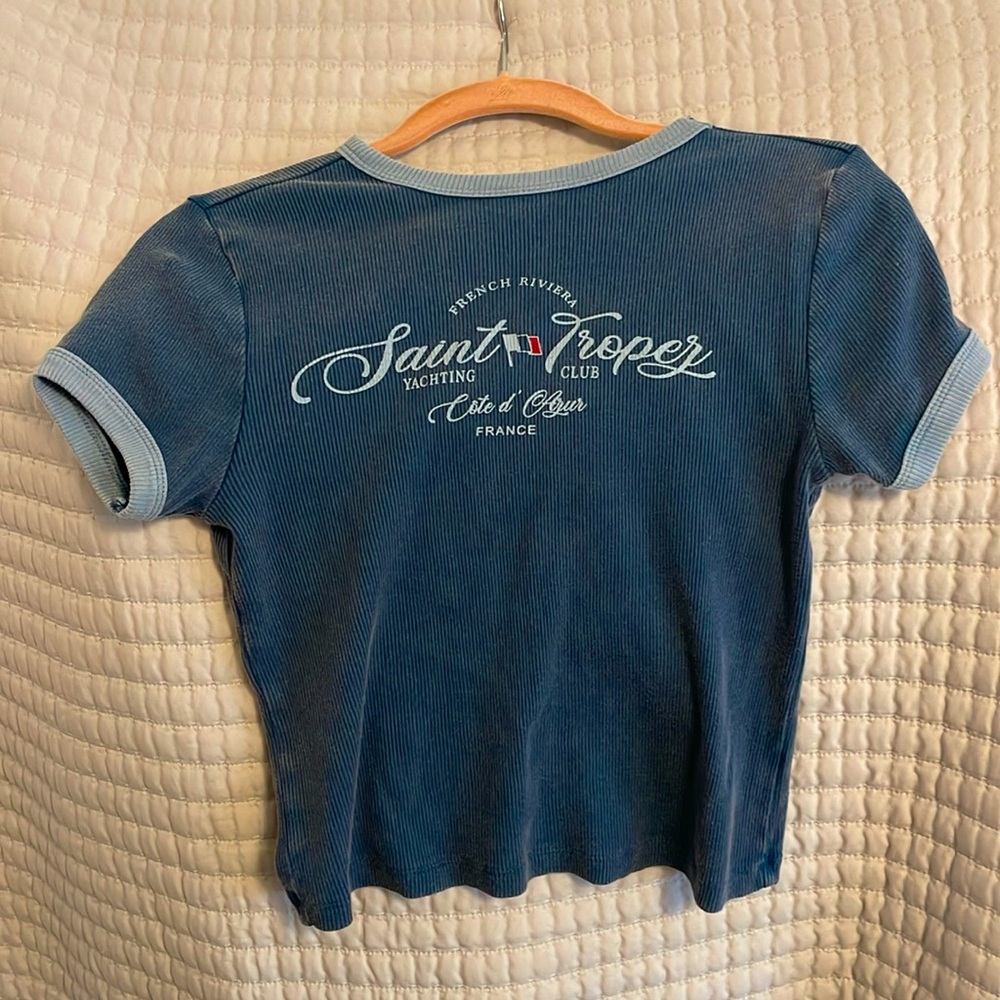 Crop graphic tee
